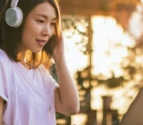 ¿Quieres mejorar tu productividad? – Escuchar este tipo de música.