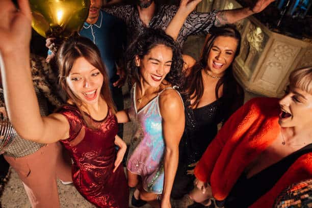 Conciertos de Año Nuevo Clases festivas de Nochevieja en casa icm