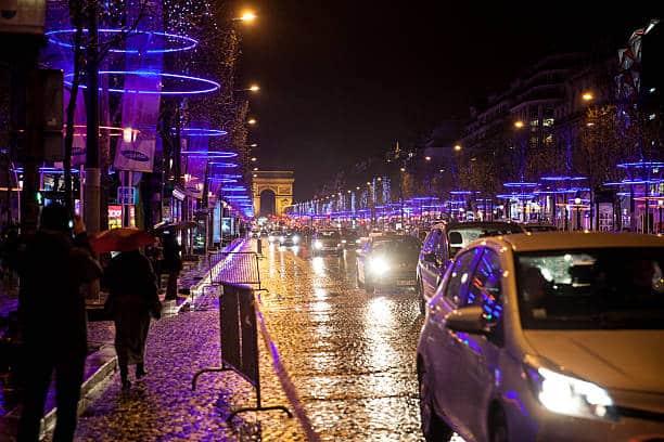 Campos Elíseos París entre Navidad y Año Nuevo Clases de música icm a domicilio