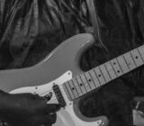 El sonido de la guitarra de blues.