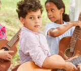 Eventos de fin de año: ¿Cómo controlar el miedo escénico de su hijo?