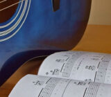 Guitarra moderna y teoría musical: ¿tabla de acordes o tablatura?