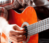 Practicar tocar la guitarra: consejos prácticos