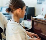 ¿Por qué es bueno que mi hijo escuche música?