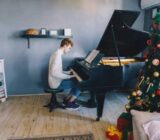 ¿Por qué tomar clases de piano en casa en Navidad?